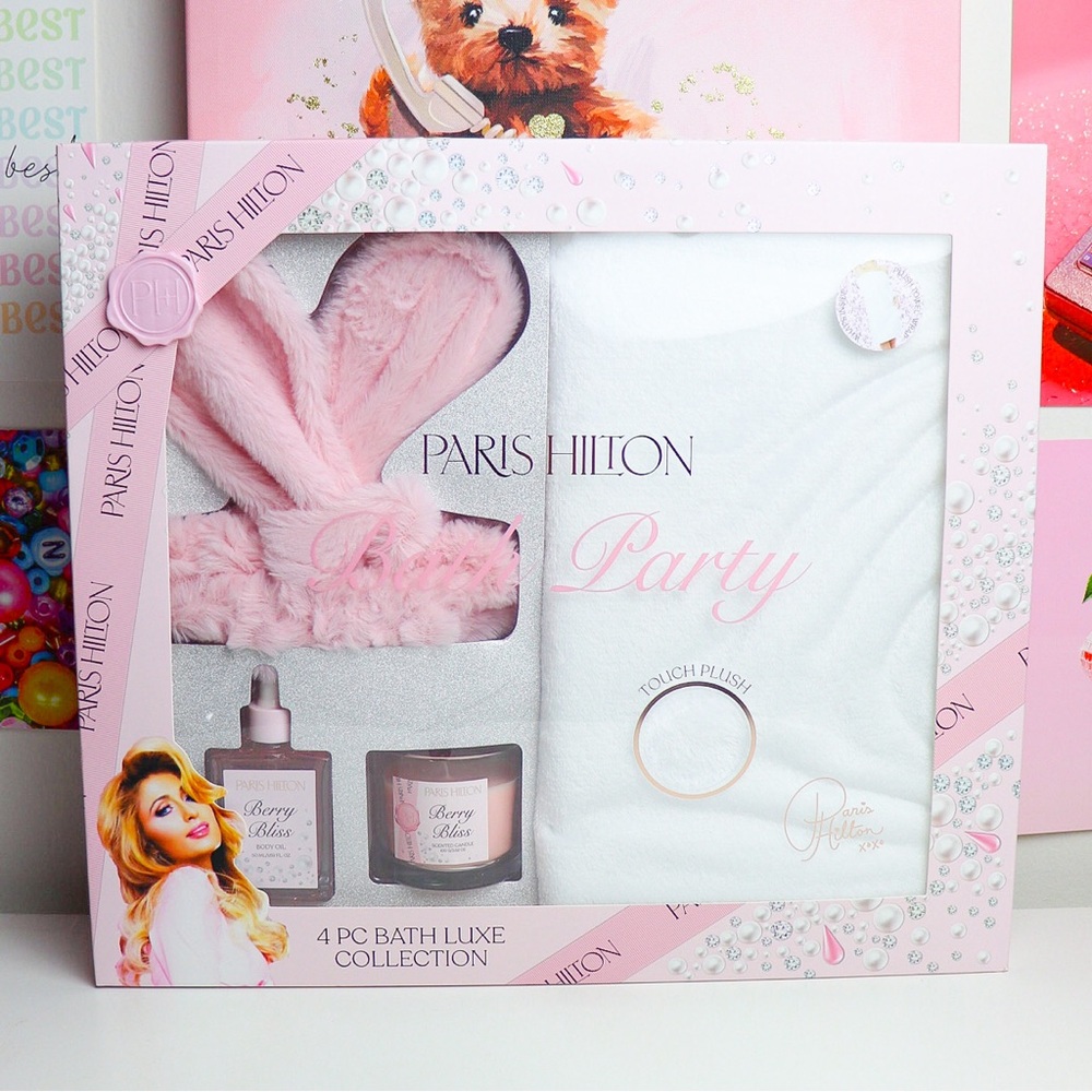 Paris Hilton Bath Party Set . Scented Candle. Body Oil. Headband. Towel wrap.